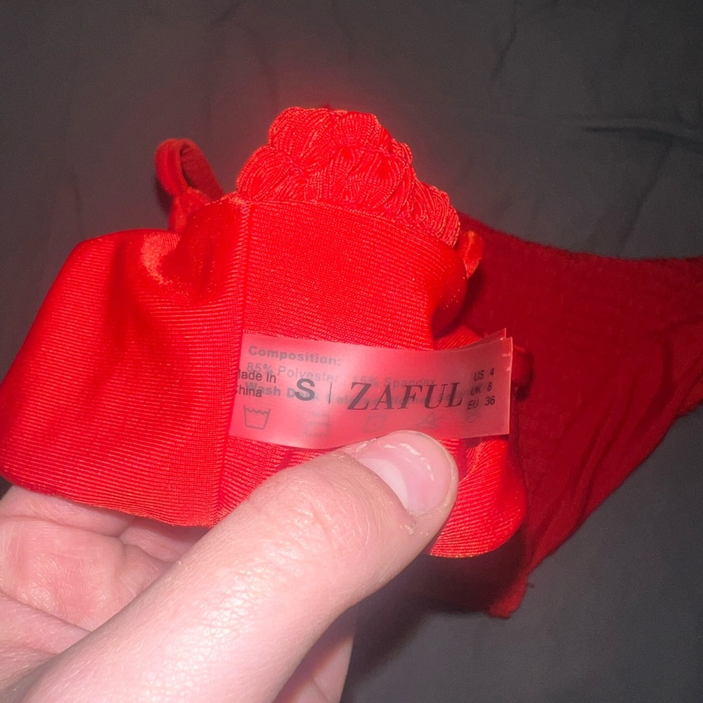 Red bikini set - Picture 2 of 2